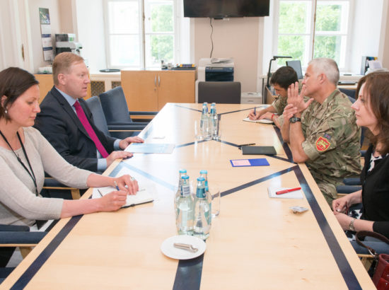 Riigikaitsekomisjoni esimees Marko Mihkelson kohtus kindralmajor Ian Cave´iga NATO Napoli ühendväejuhatusest